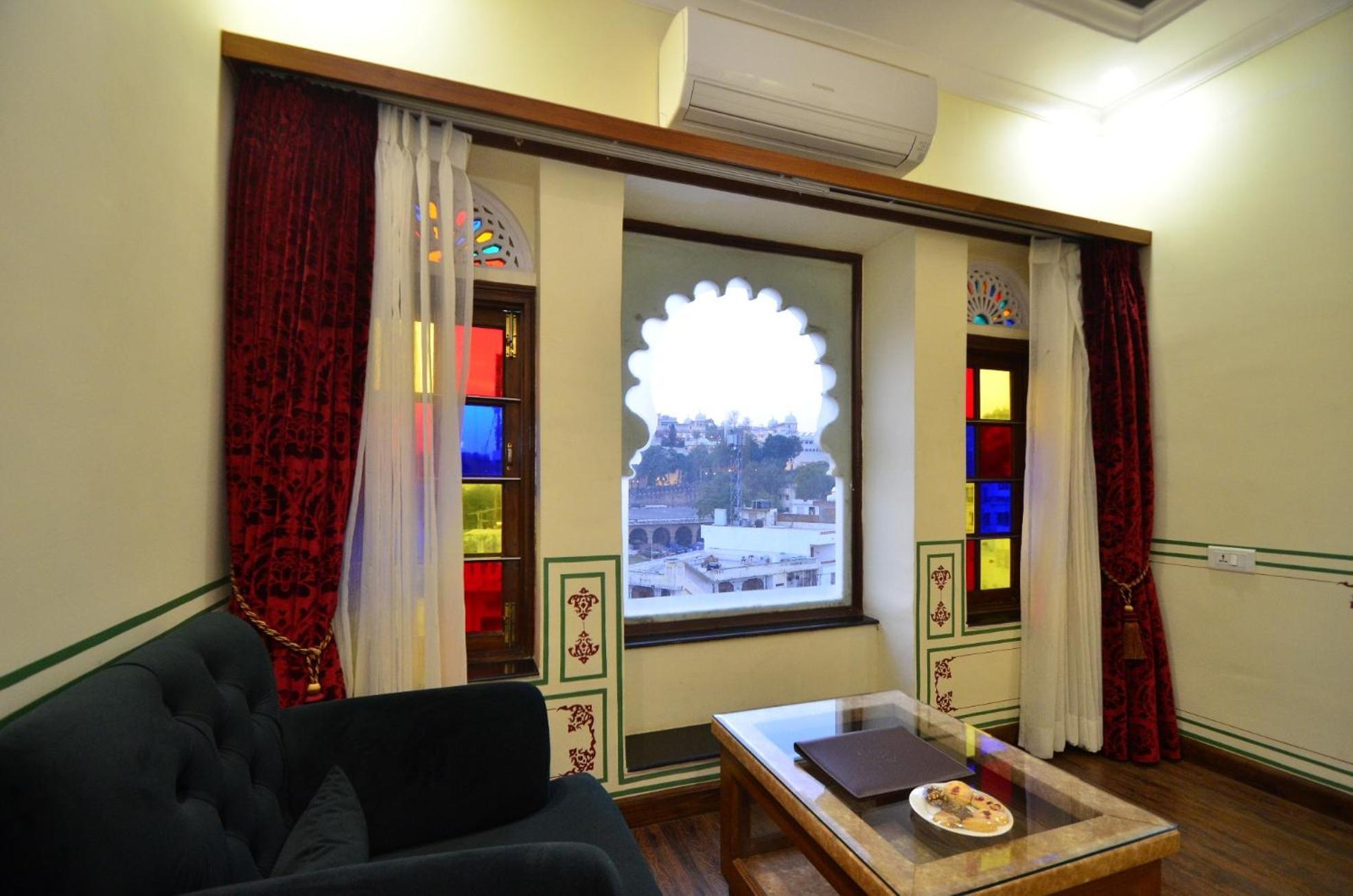 فندق أُودايبورفي  Aaram Mahal By Pachar Group المظهر الخارجي الصورة